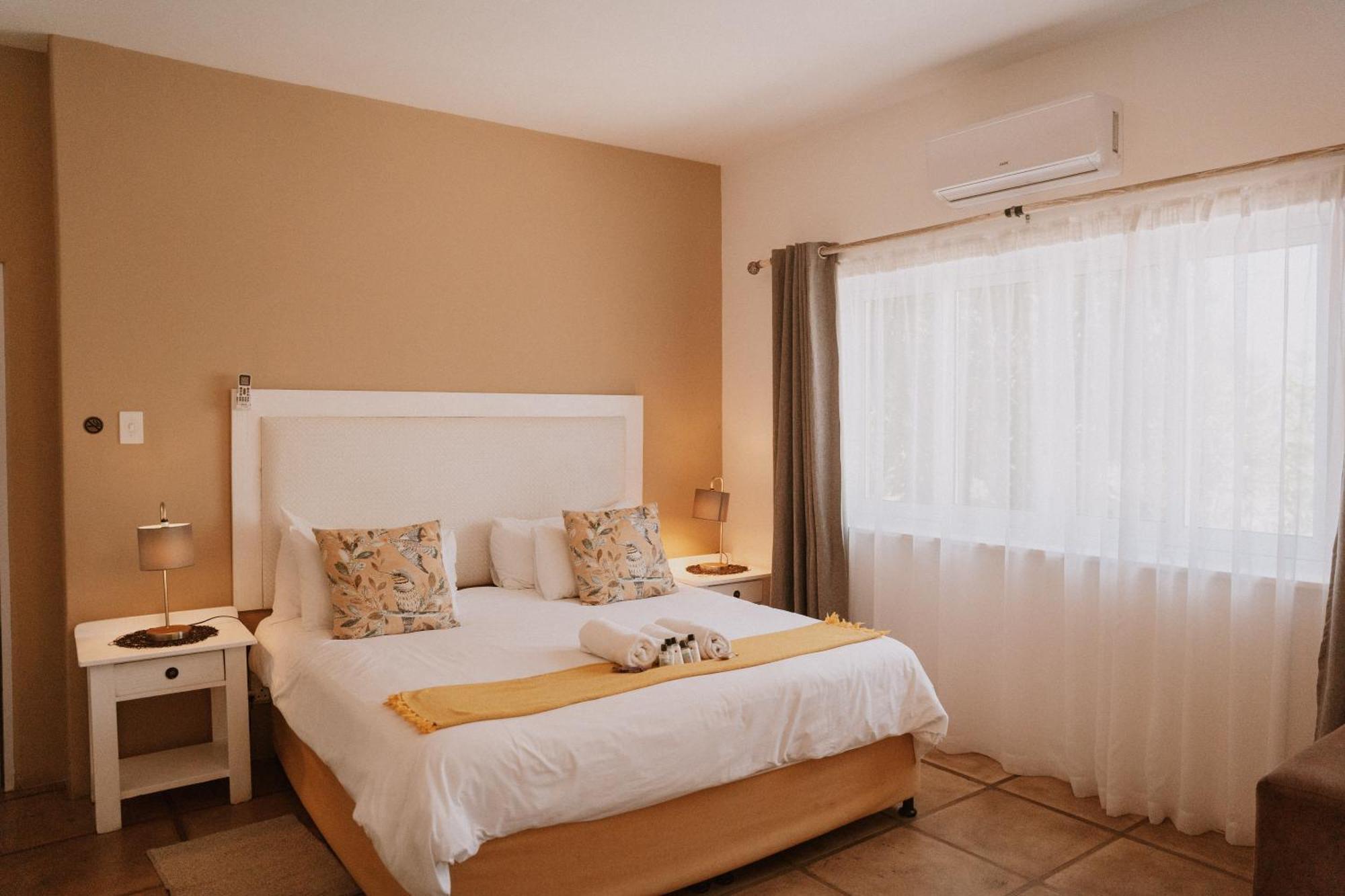 Caza Beach Guesthouse Durban Room photo