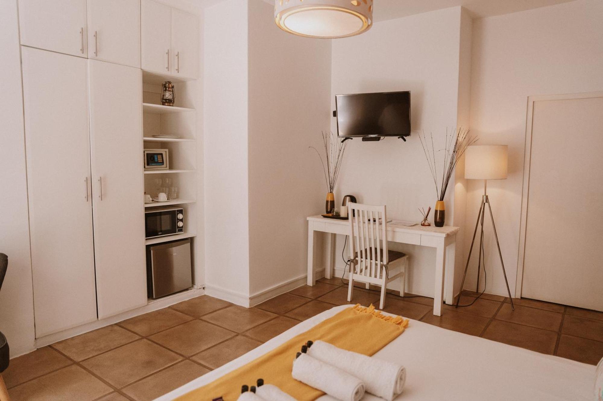Caza Beach Guesthouse Durban Room photo