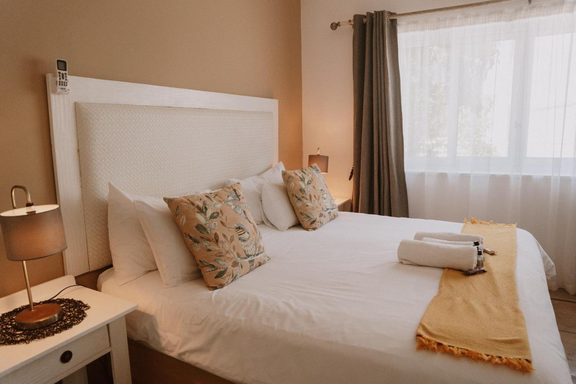 Caza Beach Guesthouse Durban Room photo