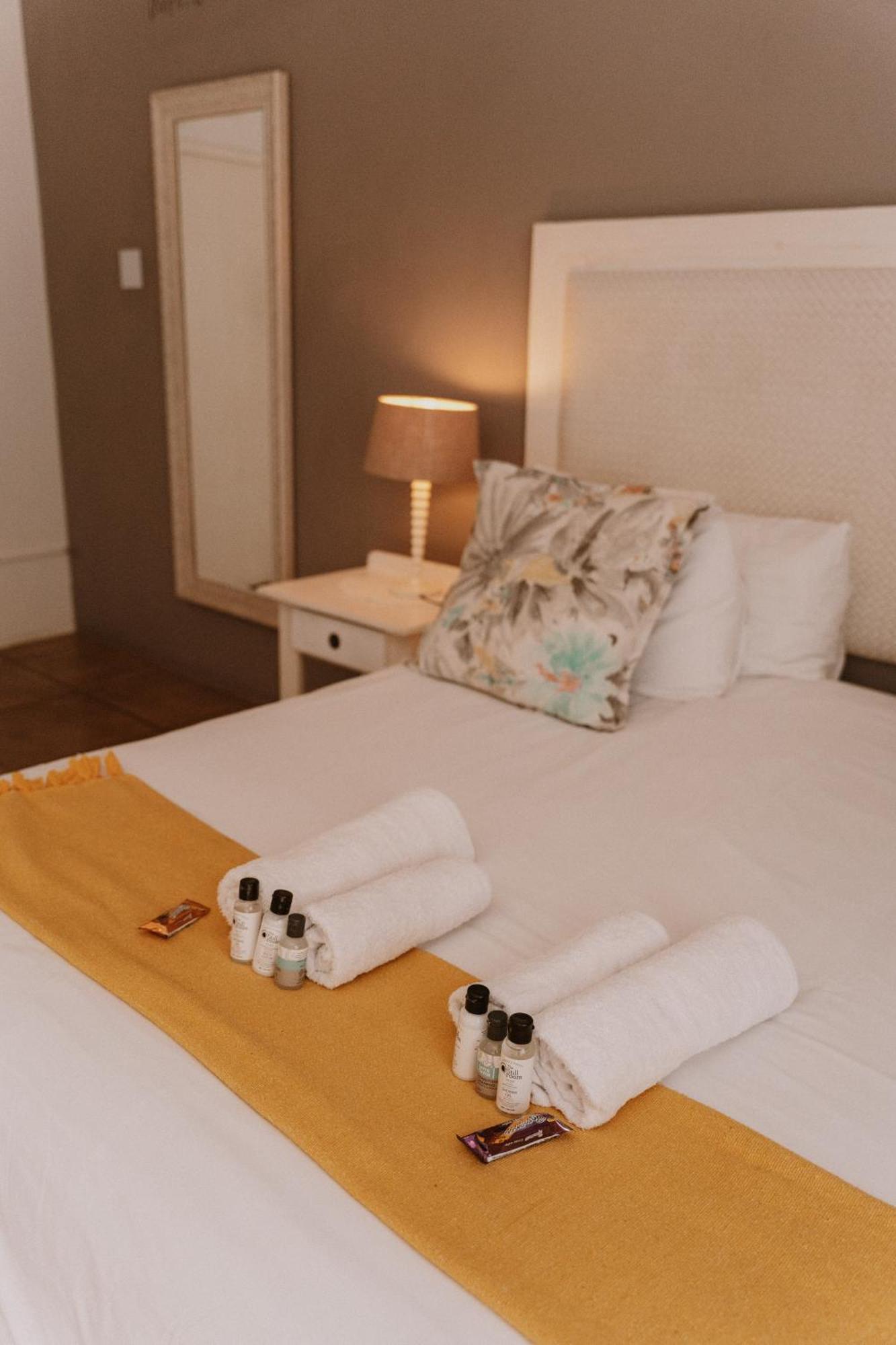 Caza Beach Guesthouse Durban Room photo