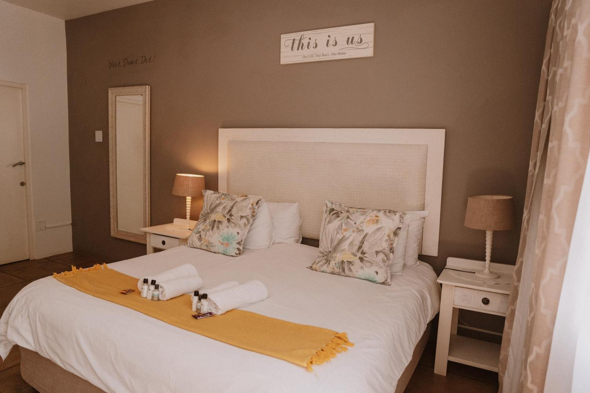 Caza Beach Guesthouse Durban Room photo