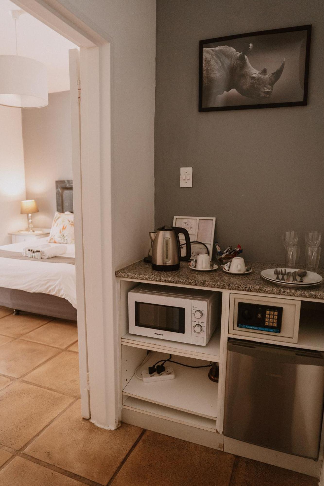 Caza Beach Guesthouse Durban Room photo