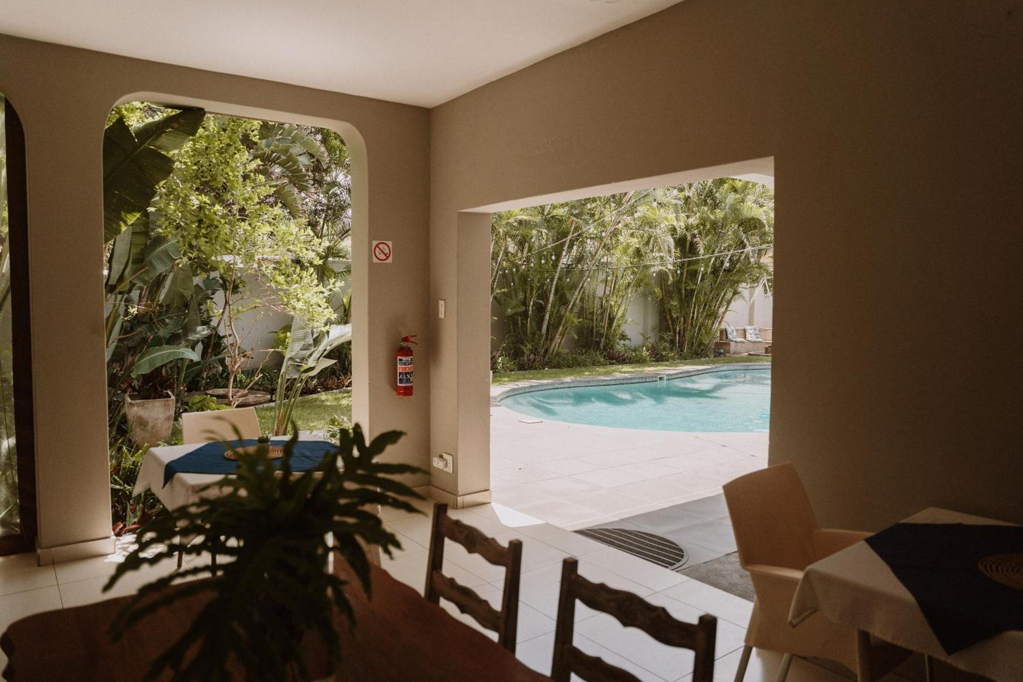 Caza Beach Guesthouse Durban Exterior photo